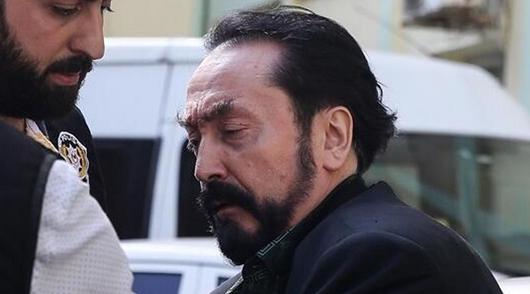 Adnan Oktar ‘kadın avukat’ istemiş!